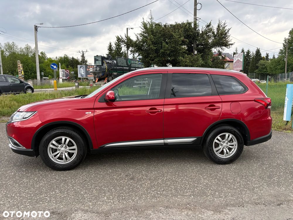 Mitsubishi Outlander 2.0 Invite + 2WD - 2