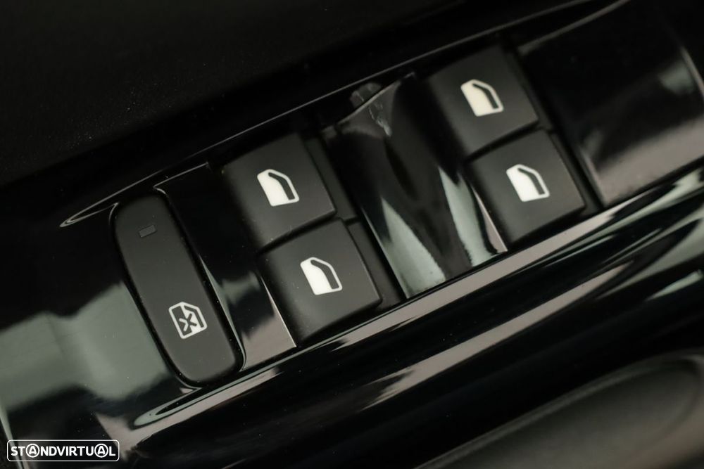 Citroën C3 1.2 PureTech Shine - 20