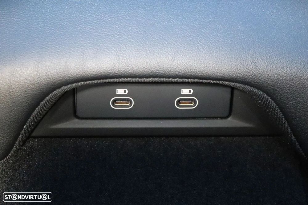 Porsche Taycan 4S - 34