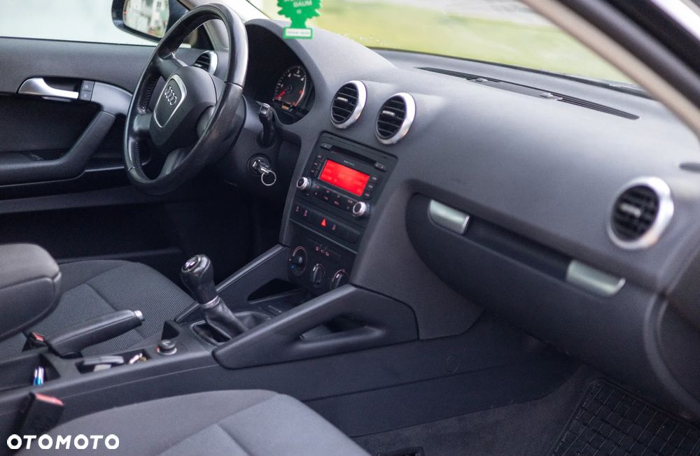 Audi A3 1.6 TDI DPF Ambiente - 13