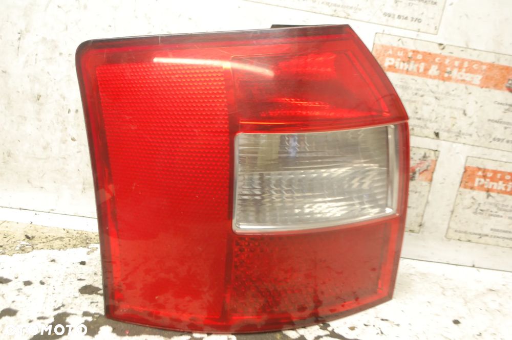 LAMPA LEWY TYŁ TYLNA LEWA 8E9945095 AUDI A4 B6 KOMBI - 1