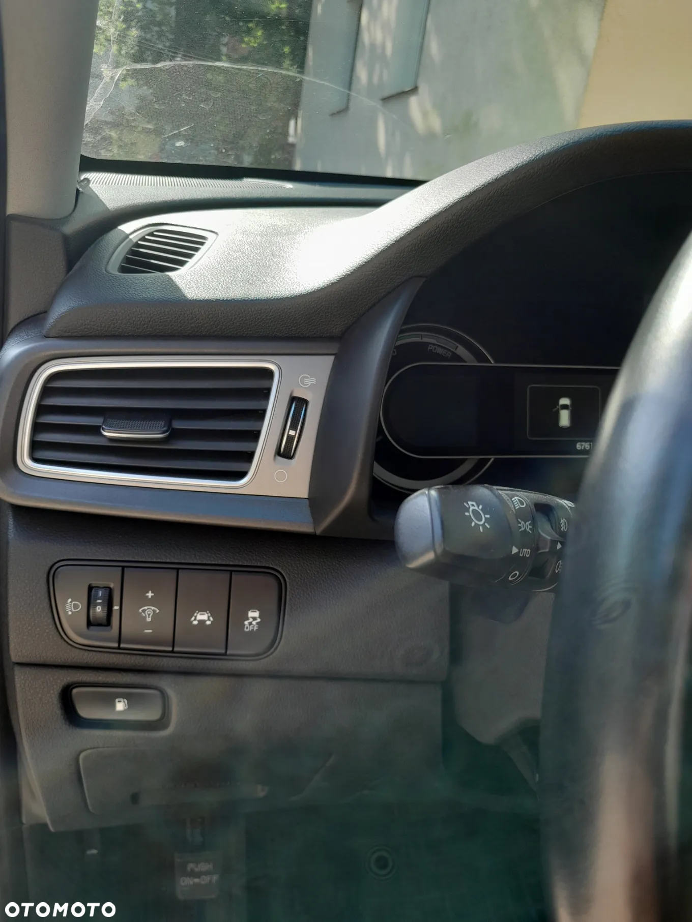 Kia Niro 1.6 GDI Hybrid M - 20