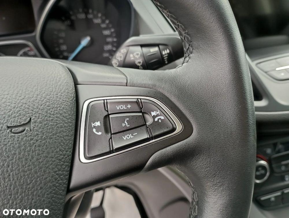 Ford Kuga - 27