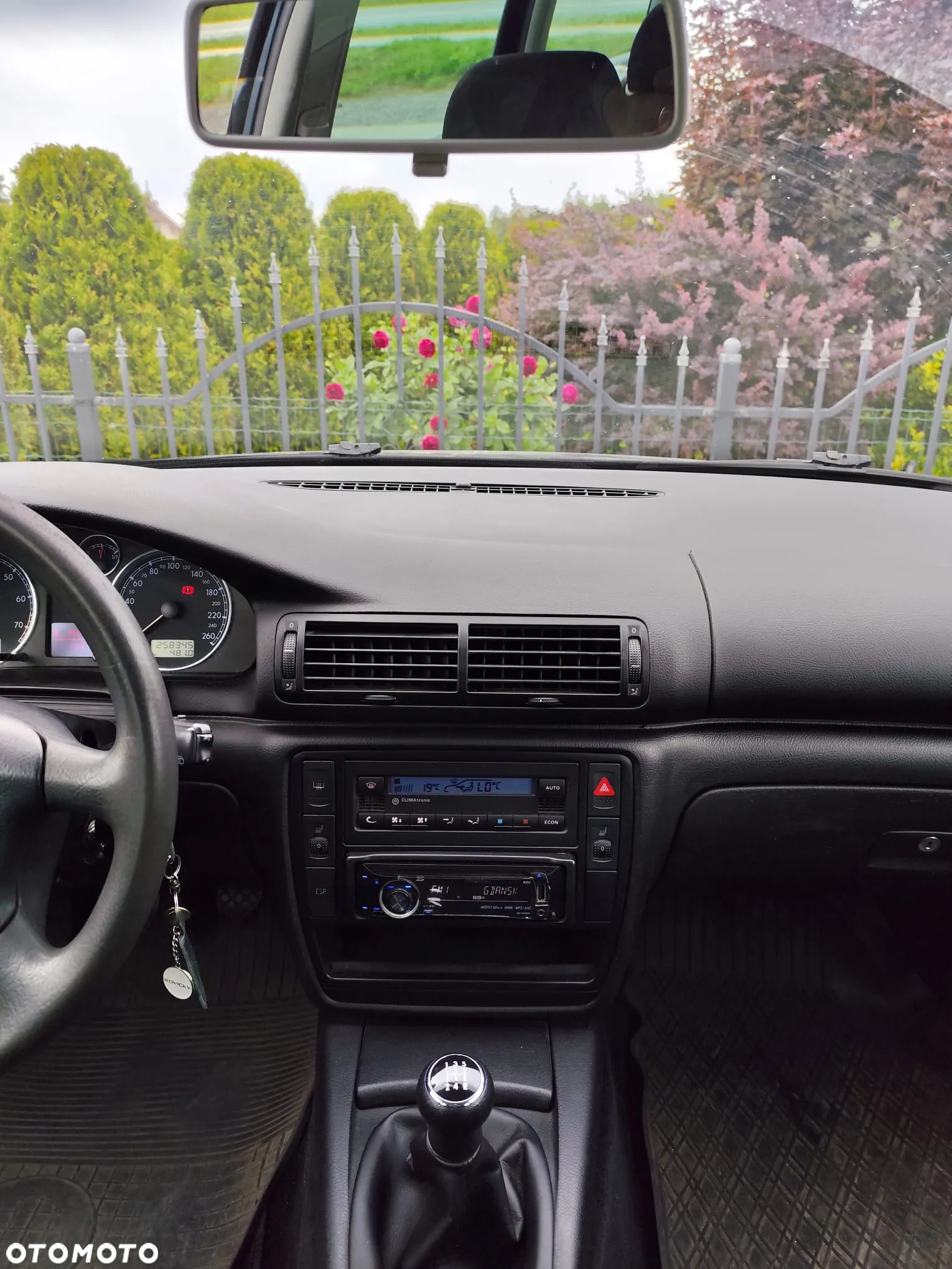 Volkswagen Passat 1.6 Trendline - 10