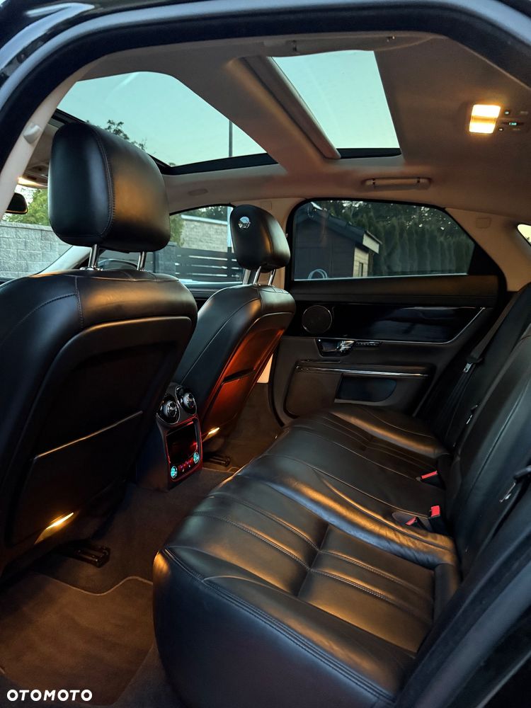 Jaguar XJ 3.0 D V6 Portfolio - 28