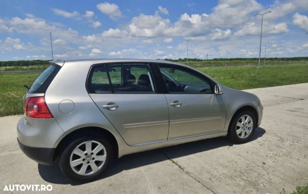 Volkswagen Golf 1.6 FSI Comfortline - 2
