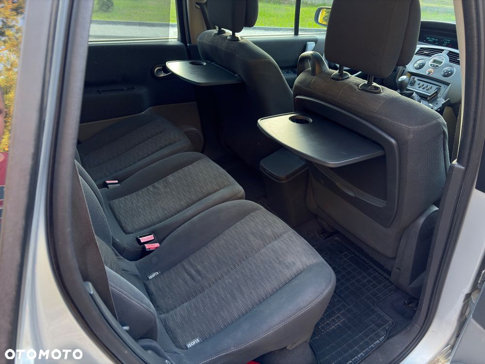Renault Grand Scenic - 31