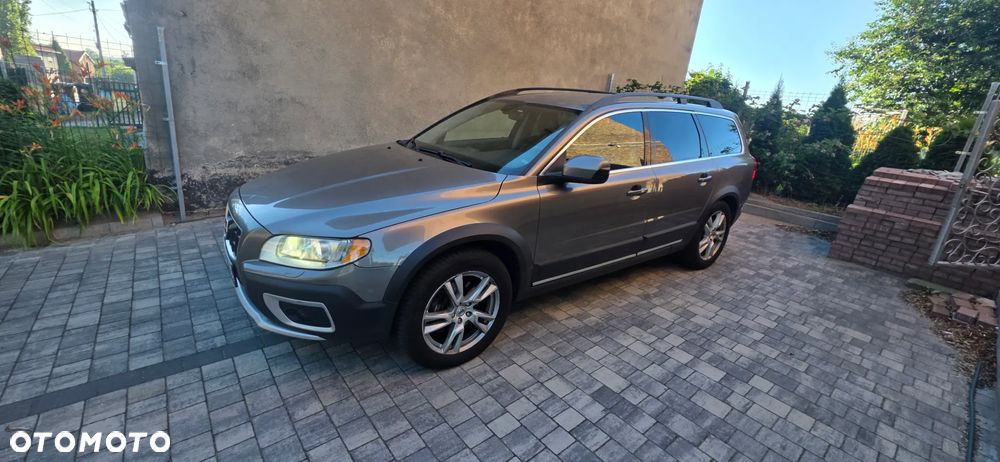 Volvo XC 70 D5 AWD Momentum - 1