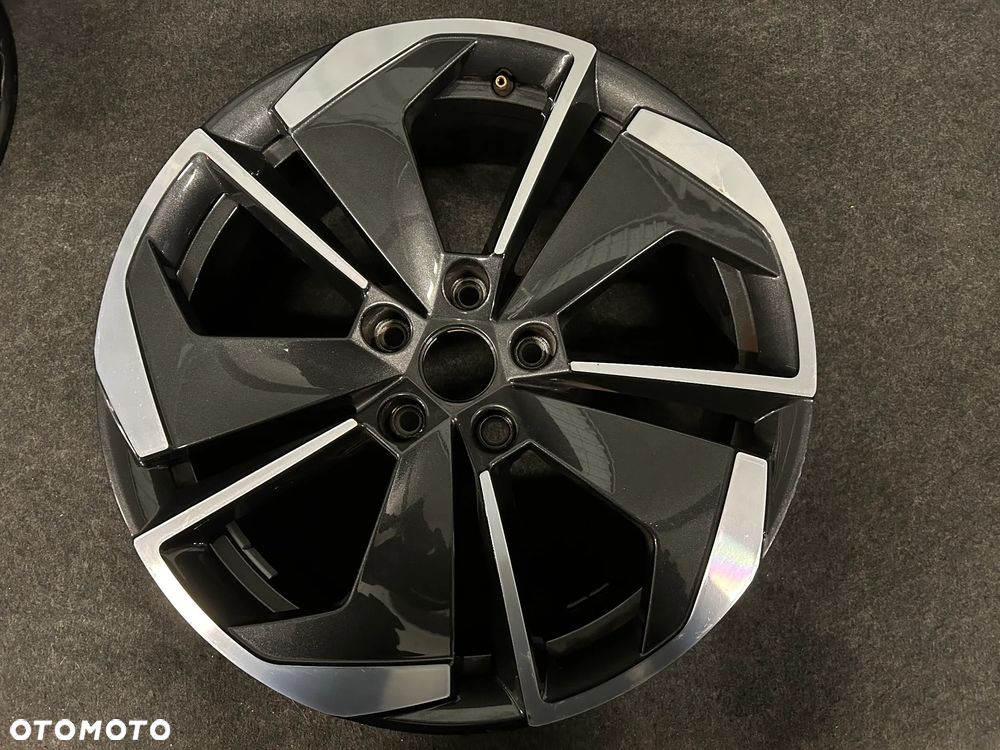 Alufelga Skoda Octavia IV 18 cali 5x112 1szt. 5E3601025M - 1