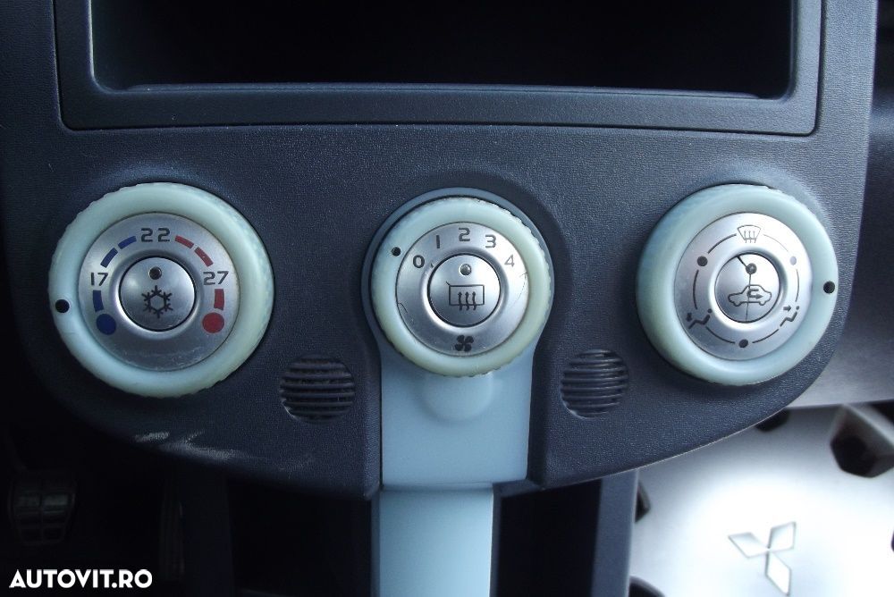 Comenzi clima Mitsubishi Colt 2003-2008 comenzi caldura AC dezmembrez - 2