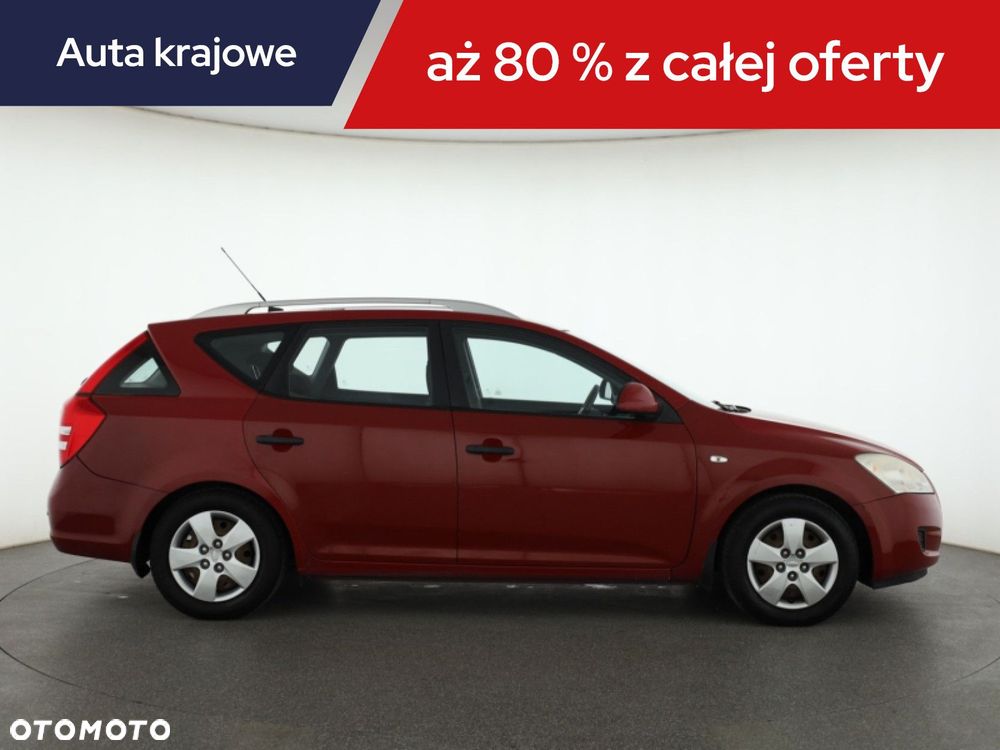 Kia Ceed - 8