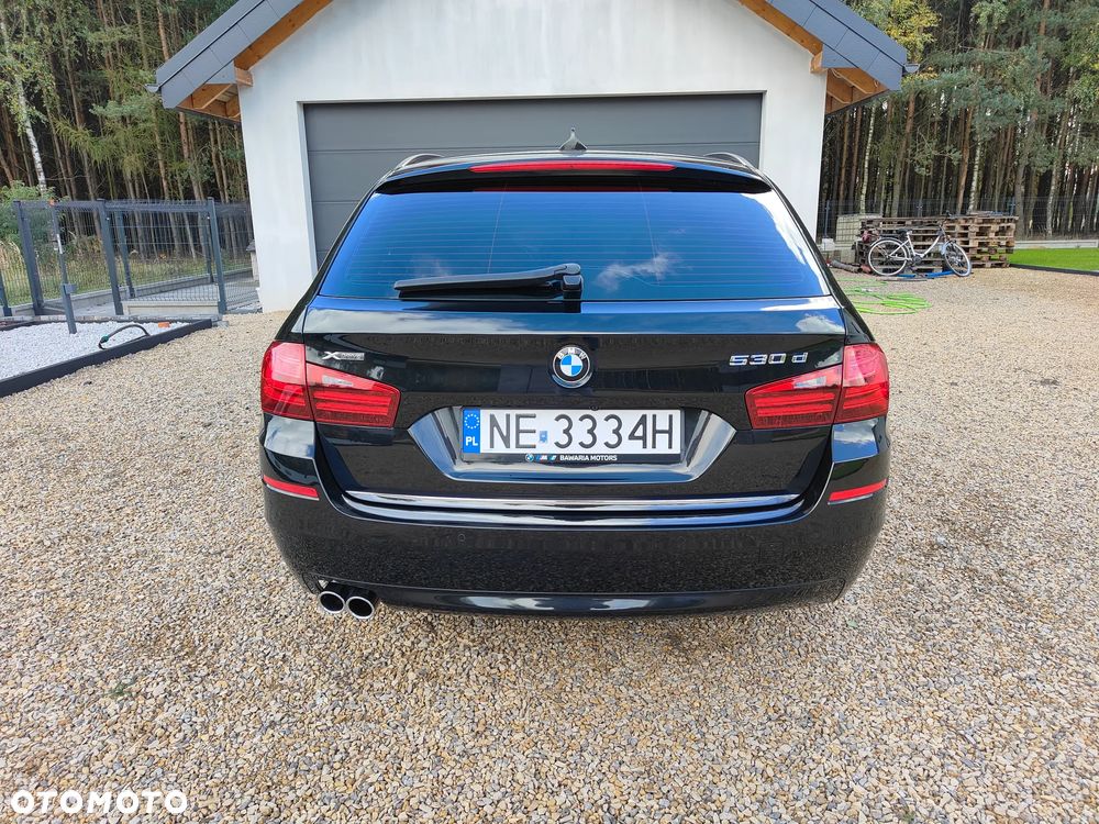BMW Seria 5 530d xDrive Luxury Line - 7