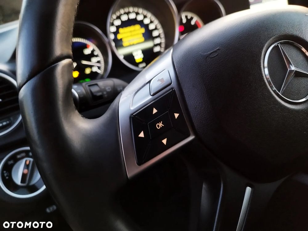 Mercedes-Benz Klasa C 200 CDI BlueEff Avantgarde - 15