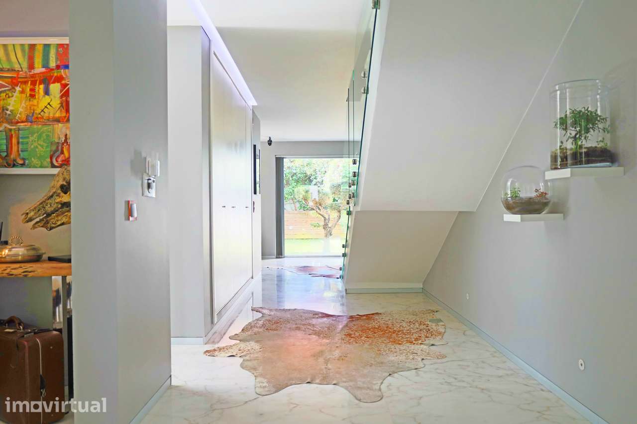Moradia T3 Arquitetura Contemporânea c/ Piscina | Classe Energética A - Grande imagem: 4/44