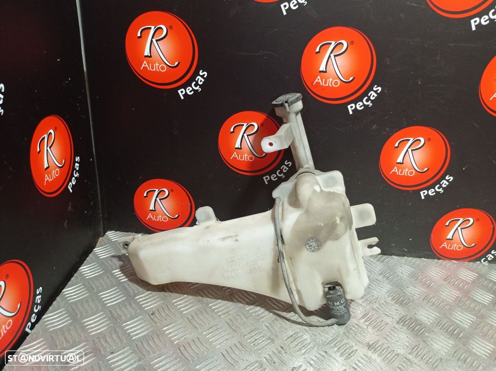 Reservatorio Da Agua Do Esguicho Hyundai H-1 / Starex Veículo Multiuso - 1