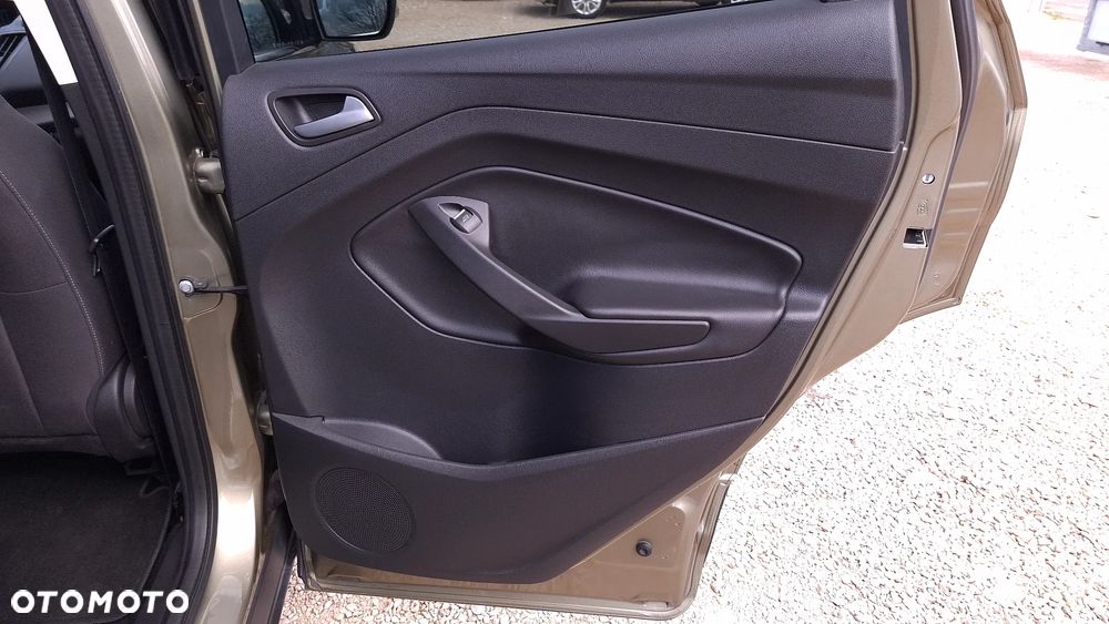 Ford Kuga 2.0 TDCi 2x4 Titanium - 23
