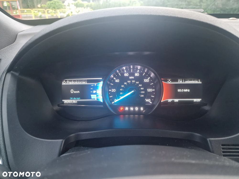 Ford Explorer - 22