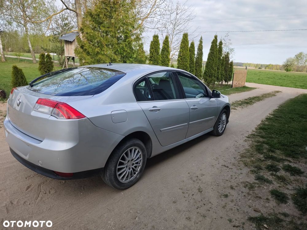 Renault Laguna dCi 110 FAP Paris - 4