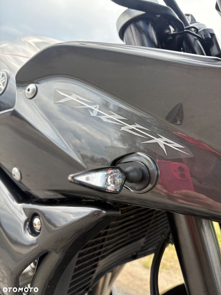 Yamaha FZ - 15