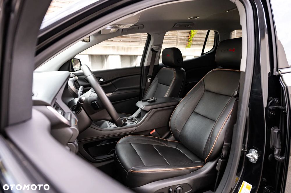 GMC Acadia - 14