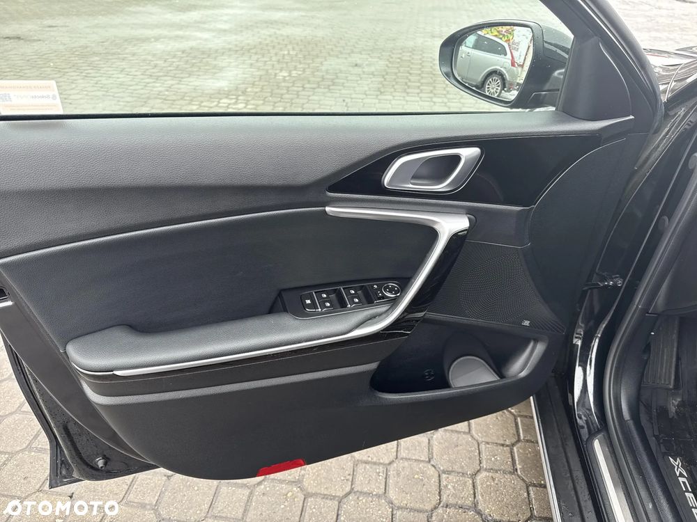 Kia XCeed 1.5 T-GDI Business Line DCT - 11
