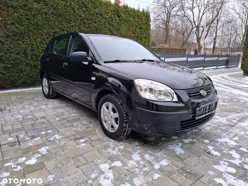 Kia Rio - 1