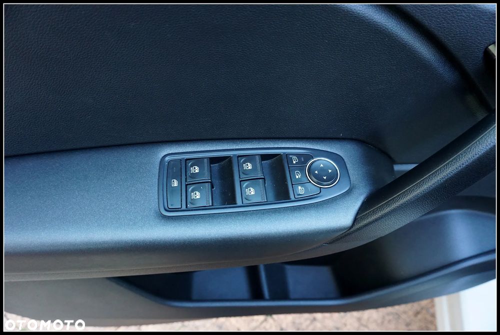 Renault Captur TCe 100 BUSINESS EDITION - 16