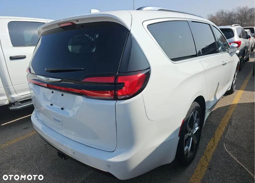 Chrysler Pacifica - 4