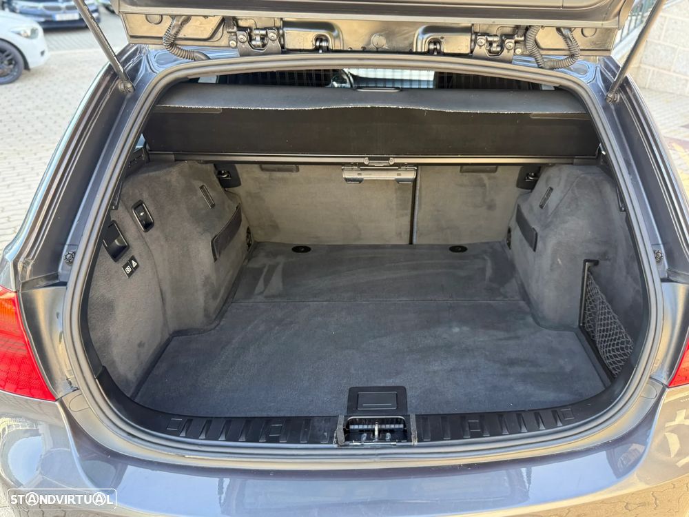 BMW 320 d Touring - 35