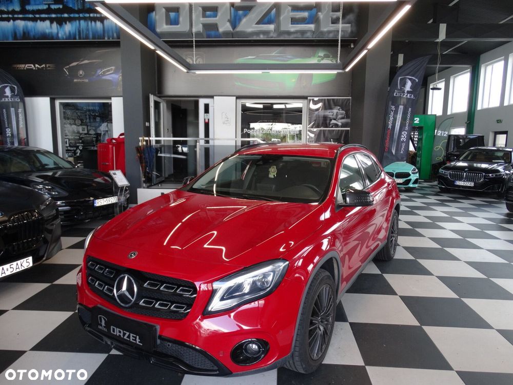 Mercedes-Benz GLA - 1