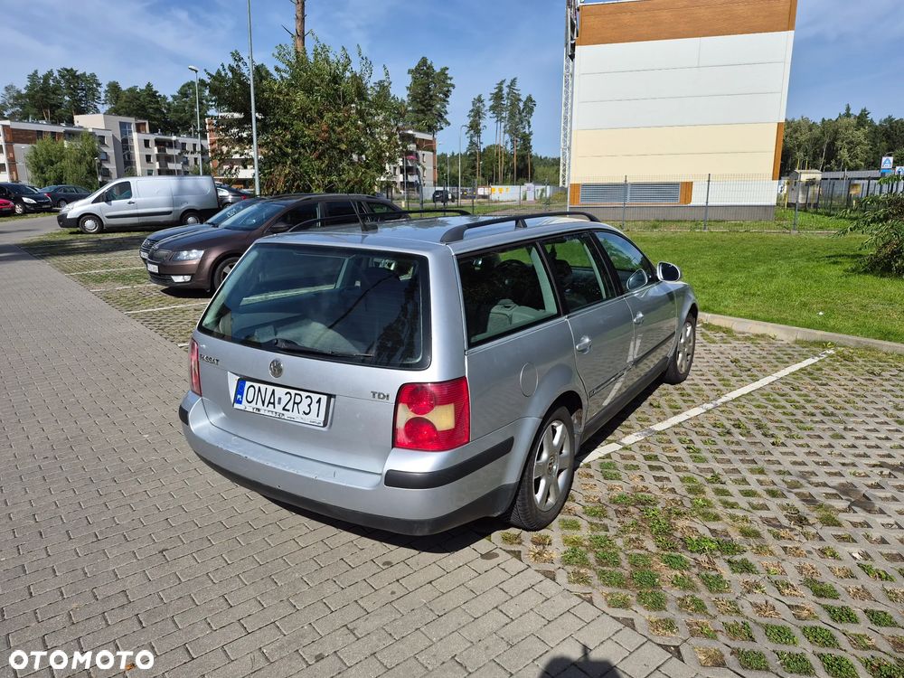 Volkswagen Passat 1.9 TDI Basis - 4