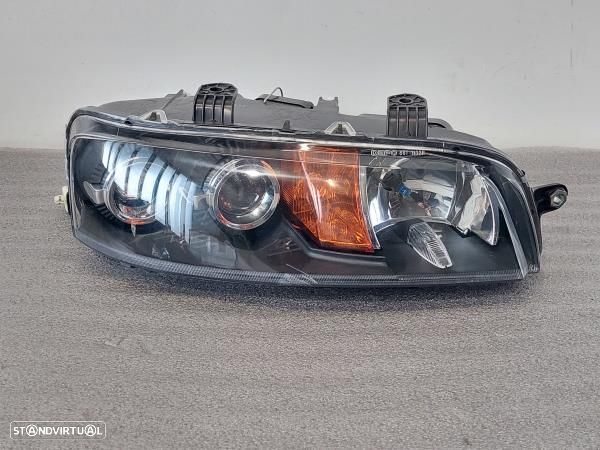 Otica / Farol Dto Fiat Punto (188_) - 1