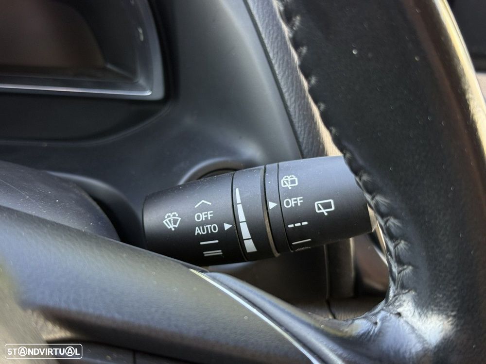 Mazda 3 1.5 Sky-D Excellence Navi - 12
