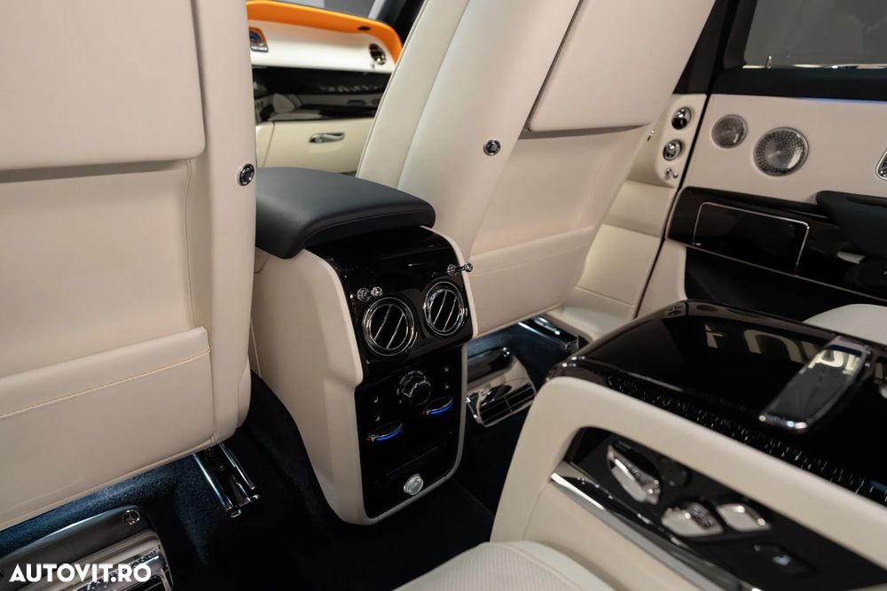 Rolls-Royce Cullinan Standard - 35