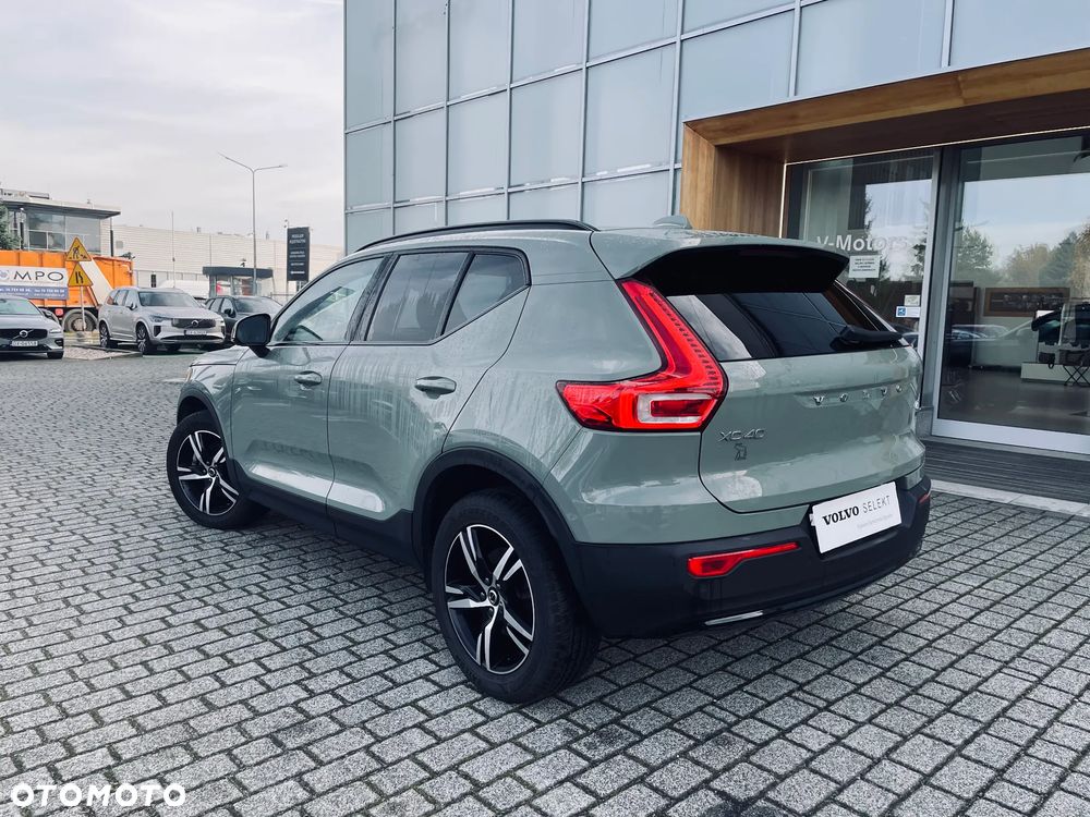 Volvo XC 40 B3 Plus Dark - 8
