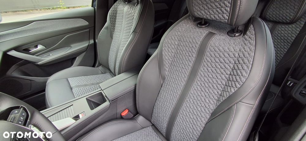 Peugeot 308 1.2 mHEV Allure S&S e-DCS6 - 12