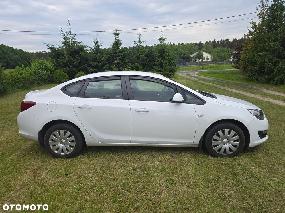 Opel Astra 1.6 Business - 2