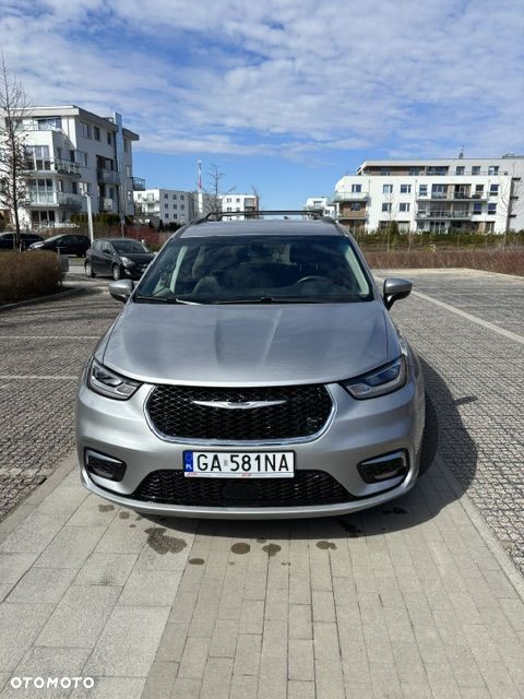 Chrysler Pacifica - 17