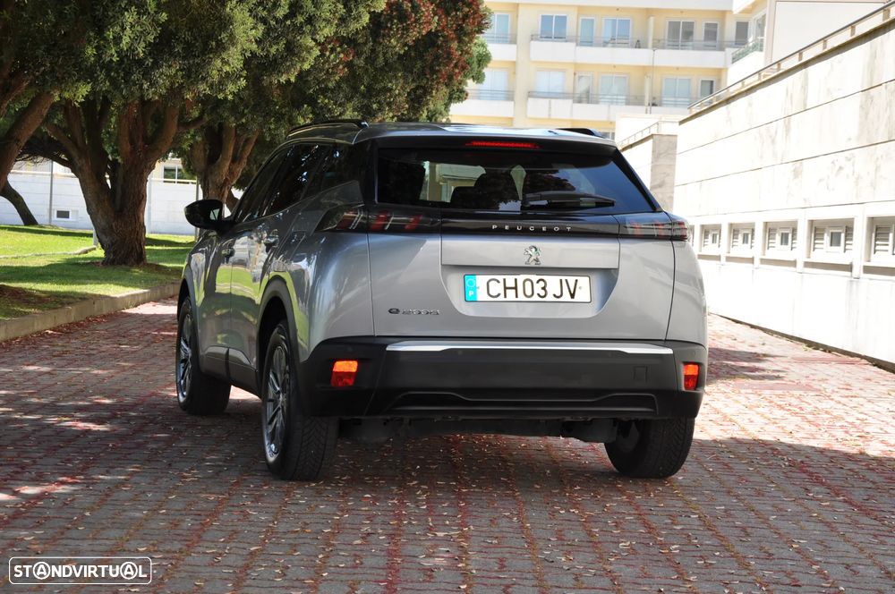 Peugeot e-2008 Style - 13