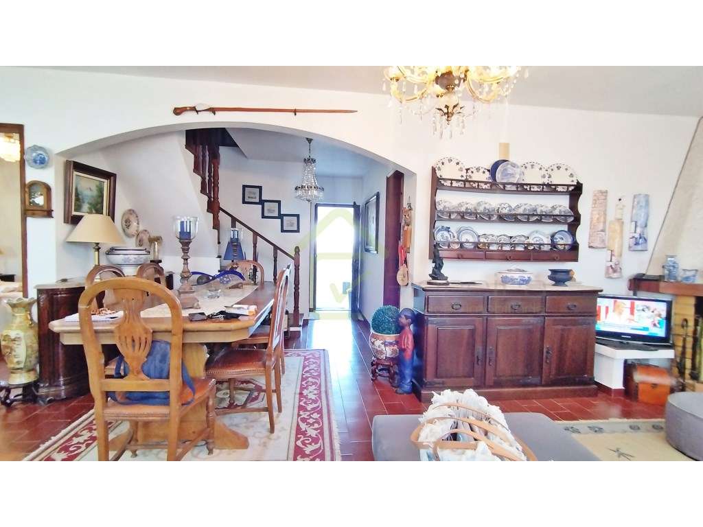 Moradia T2+2 a minutos das praias de Santa Cruz, Santa Rita e Porto... - Grande imagem: 5/23