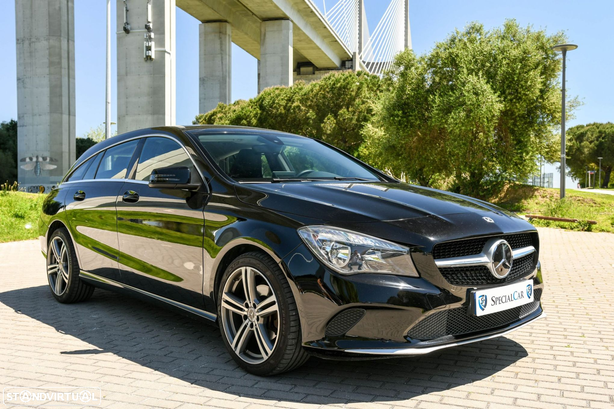 Mercedes-Benz CLA 180 d Shooting Brake Urban - 3