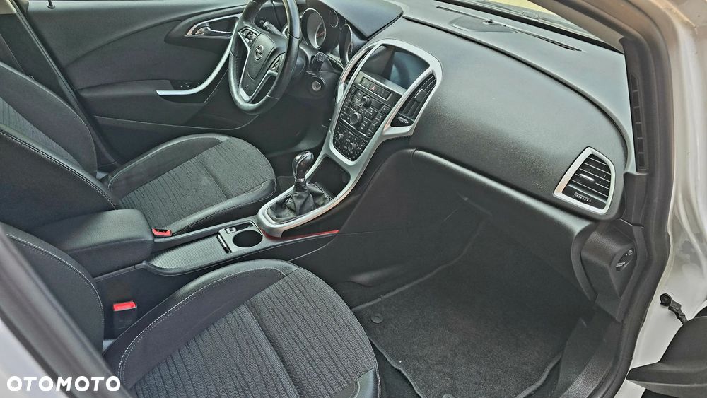 Opel Astra 1.4 Turbo Innovation - 11