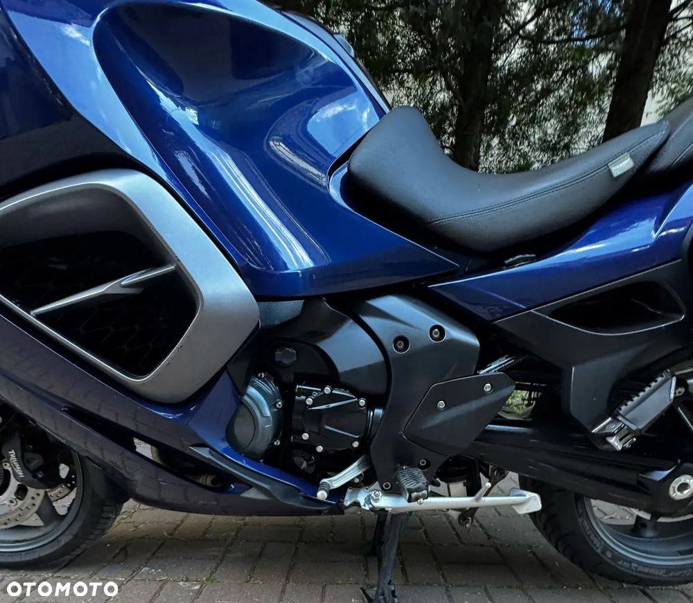 Triumph Trophy - 10