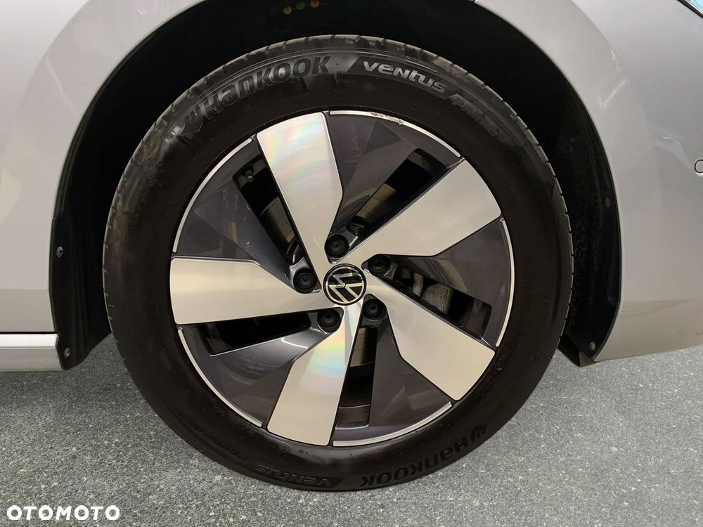 Volkswagen Passat Variant 2.0 TDI SCR Business DSG - 11