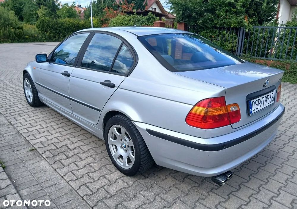 BMW Seria 3 318i - 3