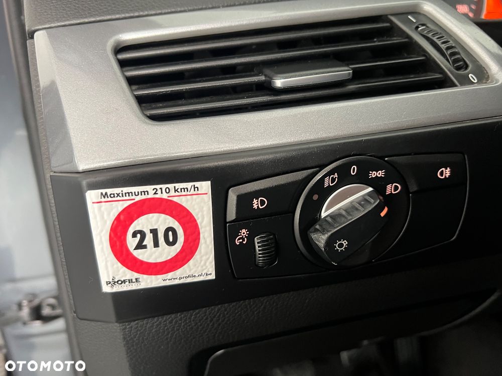 BMW Seria 5 520d - 38