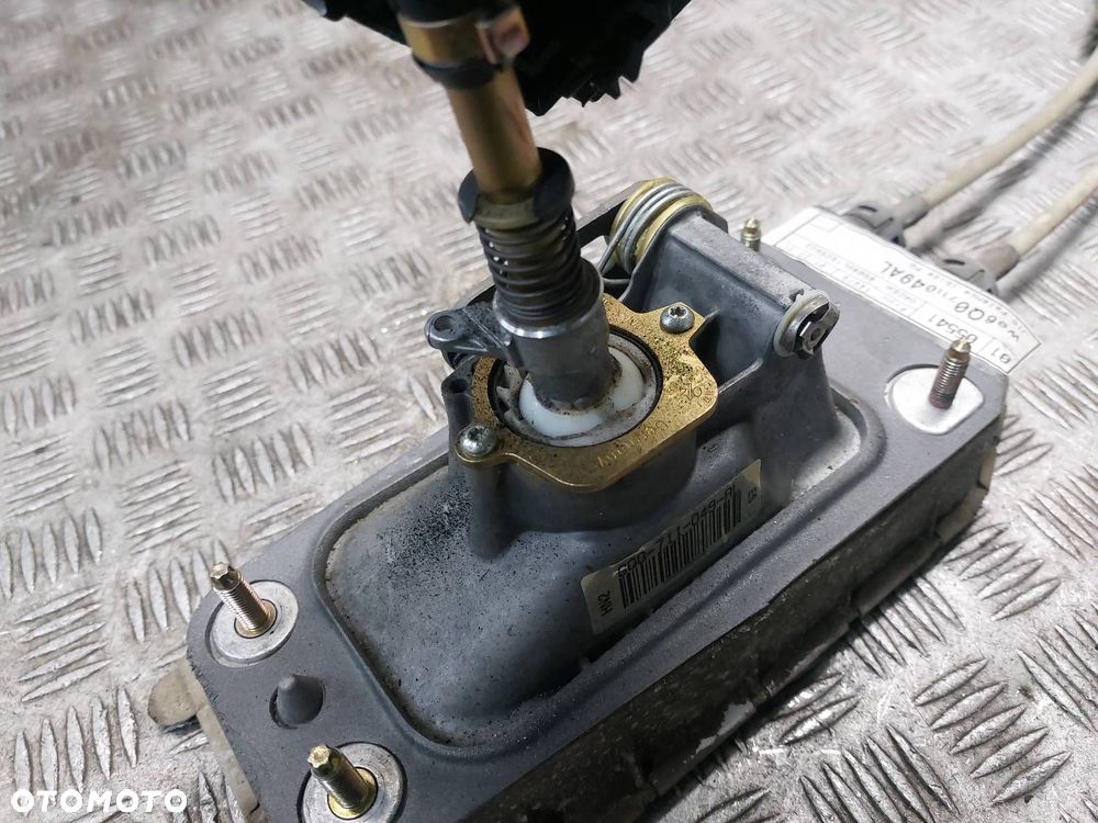 LEWAREK ZMIANY BIEGÓW + LINKI 5B SEAT IBIZA III 1.2 12V  6Q0711049AL - 4