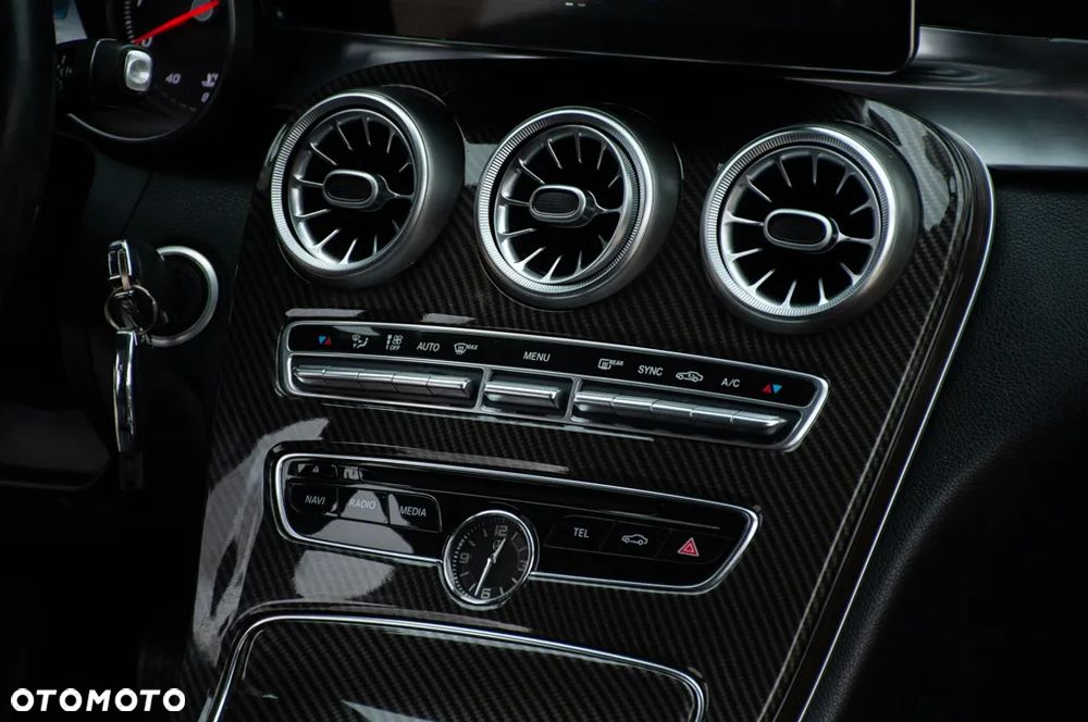 Mercedes-Benz Klasa C 200 7G-TRONIC AMG Line - 26