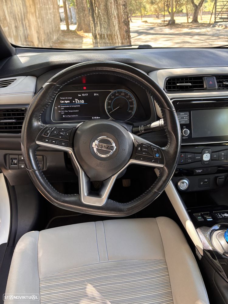 Nissan Leaf N-Connecta Two Tone - 3