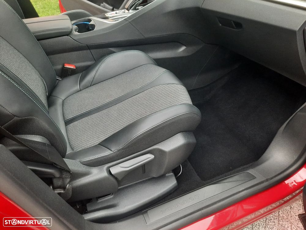 Peugeot 3008 1.6 Hybrid Allure Pack e-EAT8 - 31